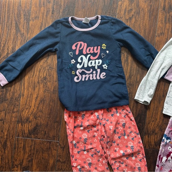 Girls Pajamas Set Bundle - Picture 3 of 5